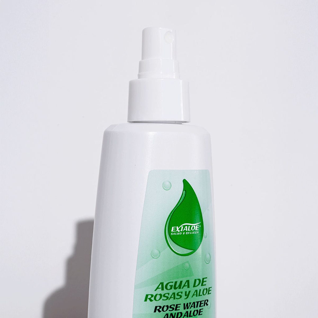 Agua de rosas y aloe